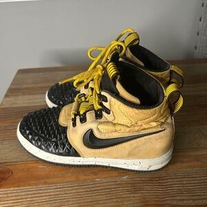 Nike Air Force 1 AF1 High Watershield Boots‎ Kids Gold Black Sneakers